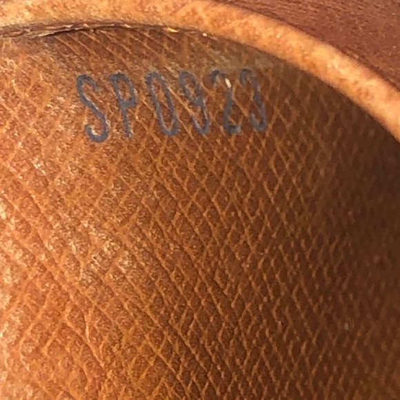 LOUIS VUITTON Monogramed Vintage Wallet Authentic SP0923 - Picture 12 of 17